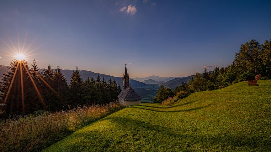© Traude Beren Sonnenaufgang mit Blick in das schöne Pölstal. (Traude Beren)