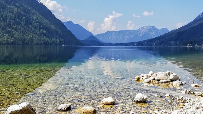 © Gerlinde Ainhirn Traumhaftes Badewetter am Grundlsee...Das Wasser so rein und klar - Eine angenehme Erfrischung bei den hohen Temperaturen. (Gerlinde Ainhirn)