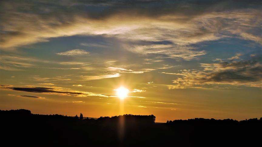 © Karl Zettelbauer Er war nie richtig da, aber kann sein, dasd er doch zurück kommt - der Sommer. (Karl Zettelbauer)