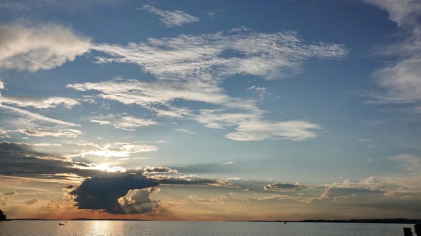 © Anton Prock Sonnenuntergang am Bodensee - Blick von Bregenz Richtung Westen. (Anton Prock)