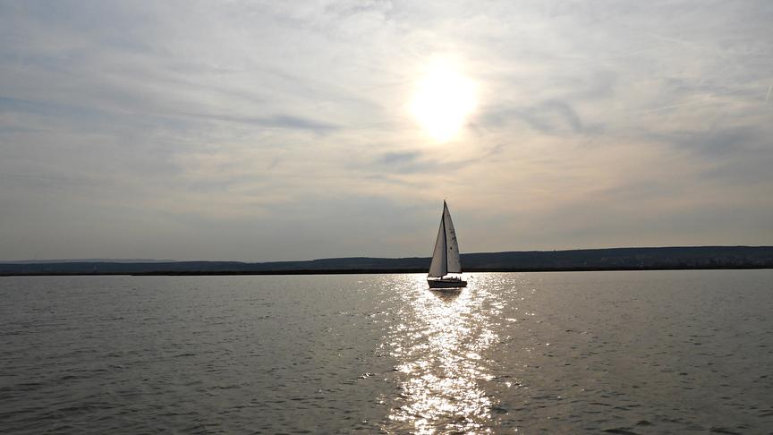 © Silvia Himberger Wir fuhren mit dem Schiff von Illmitz nach Mörbisch und erlebten diese tolle Stimmung. (Silvia Himberger)