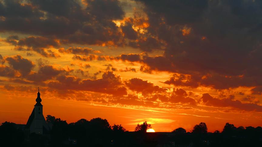 © Peter Grill Ein schöner Sonnenaufgang in Rüstorf, OÖ. (Peter Grill)