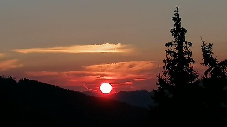 © Ingrid Steger Sonnenuntergang von der Alm aus gesehen. (Ingrid Steger)