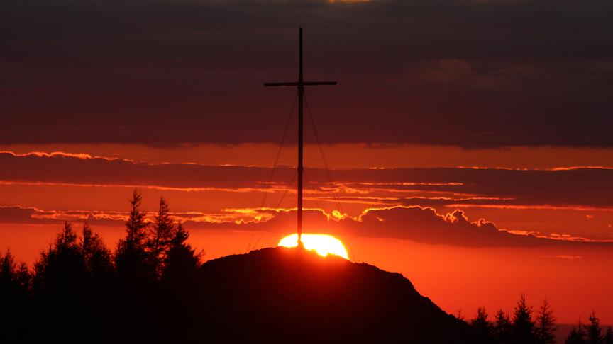 © Walter Hochfellner Sonnenaufgang hinter dem Brandekogel in der Weststeiermark. (Walter Hochfellner)