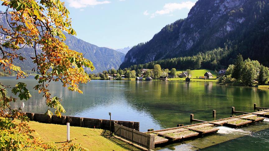 © Emma Sommeregger Letztes Wochenende war ich im schönen Salzkammergut unterwegs und konnte diesen schönen, bereits herbstlichen Blick auf die Ortschaft Steeg am Hallstätter See festhalten. (Emma Sommeregger)