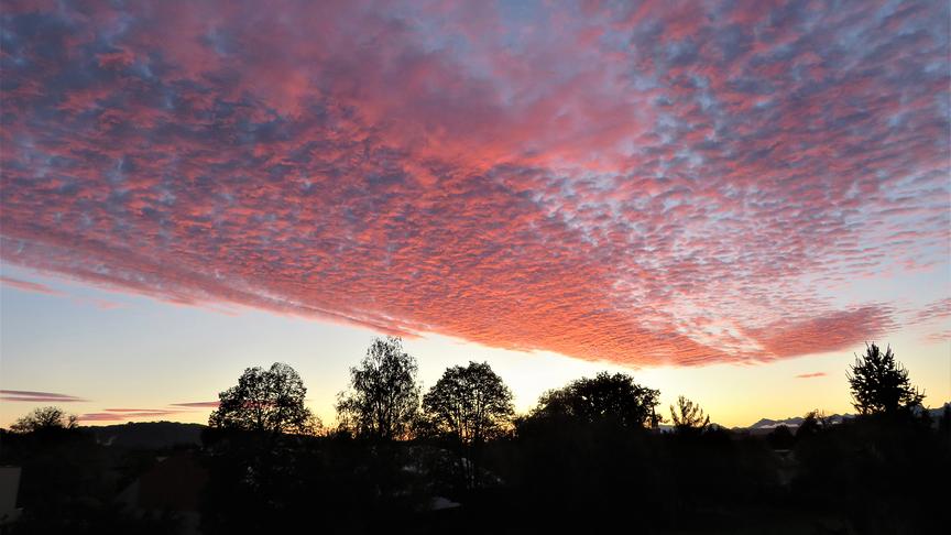 © Arnulf Aichholzer Fantastischer Sonnenaufgang über Villach. (Arnulf Aichholzer)