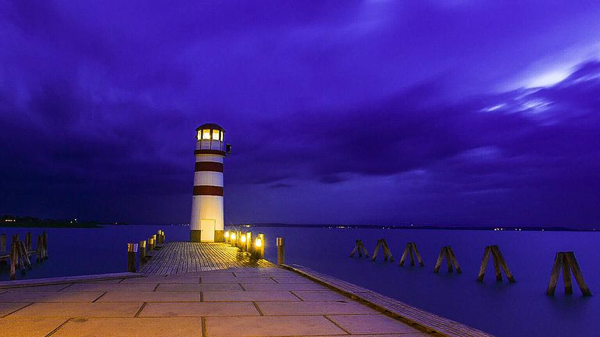© Siegfried Schlager Leuchtturm Podersdorf in der blauen Stunde. (Siegfried Schlager)
