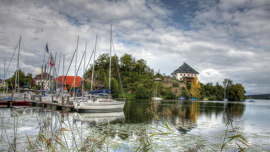 © Emma Sommeregger Hier sieht man den schönen Mattsee mit dem Schloss Mattsee im Salzburger Seenland. (Emma Sommeregger)