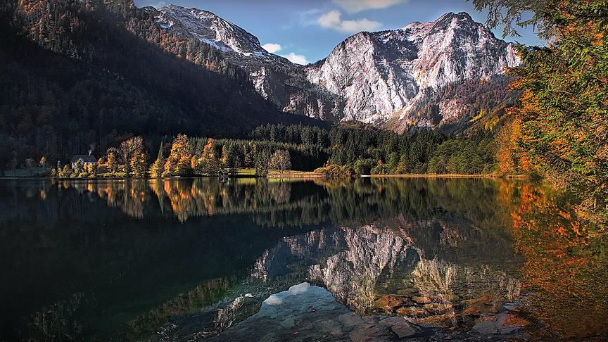 © Peter Grill Herbstlicher Langbathsee bei Ebensee mit Brunnkogel und schönem Wetter. (Peter Grill)