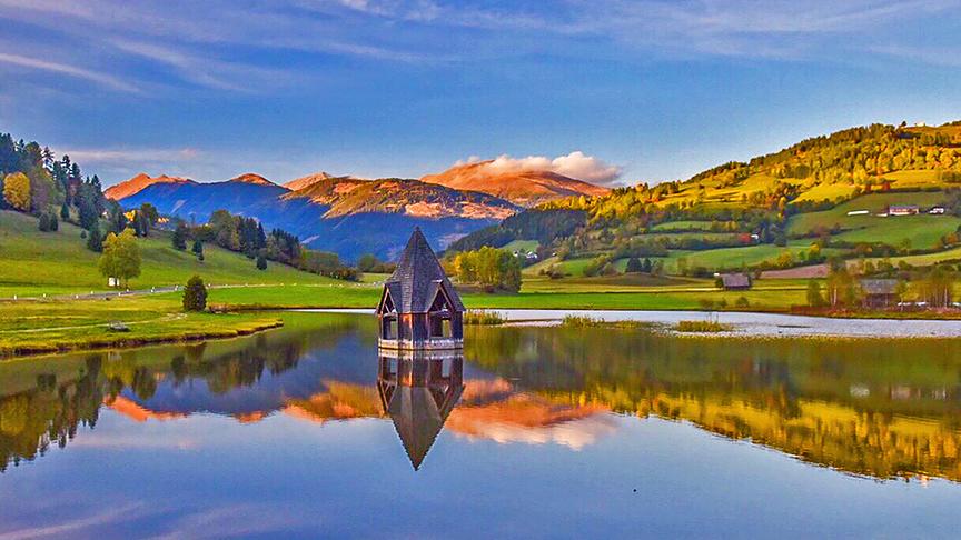 © Siegfried Schlager Herbstliche Abendspiegelung am Rottenmannerteich. (Siegfried Schlager)