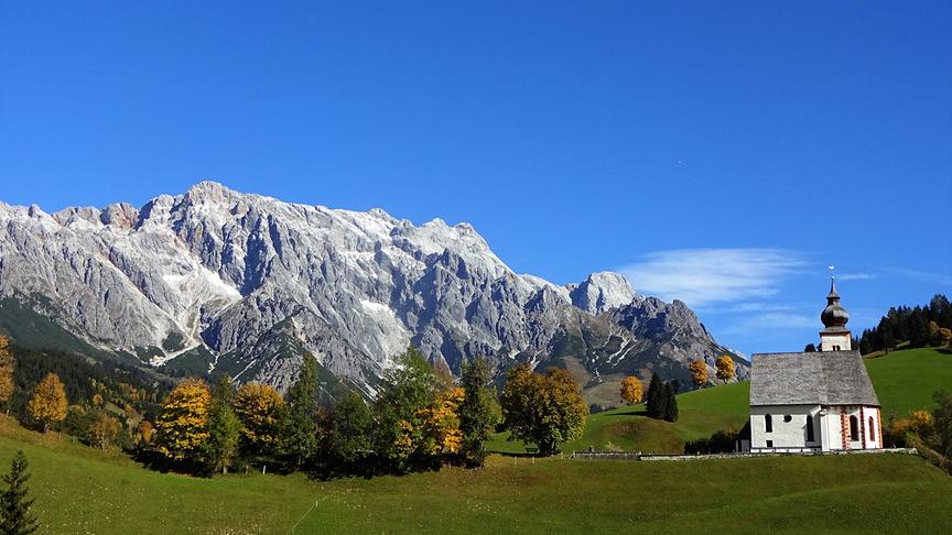© Inge Lindengrün Dientner Kirche vor dem Hochkönig. (Inge Lindengrün)