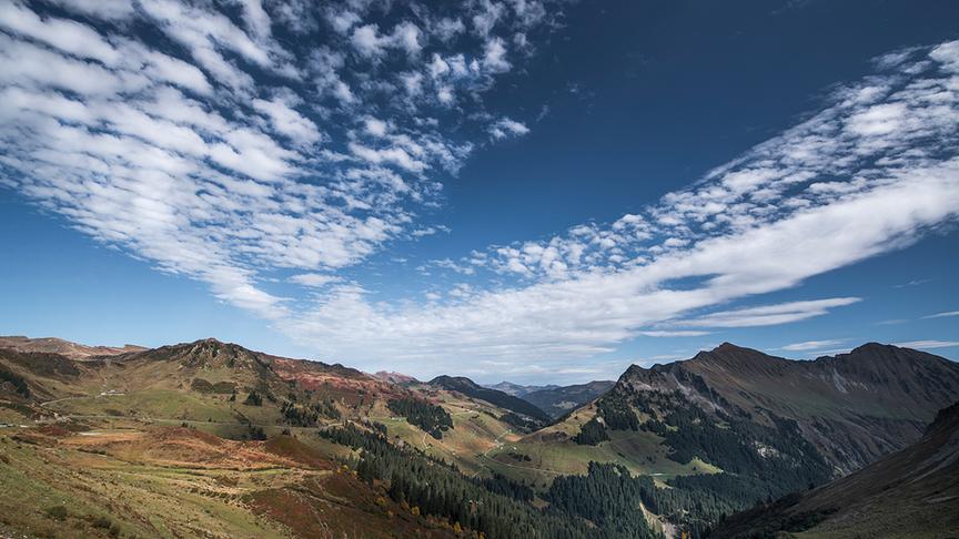 © Manfred Gasser Fönwolkenstimmung über den Bergen von Damüls. (Manfred Gasser)
