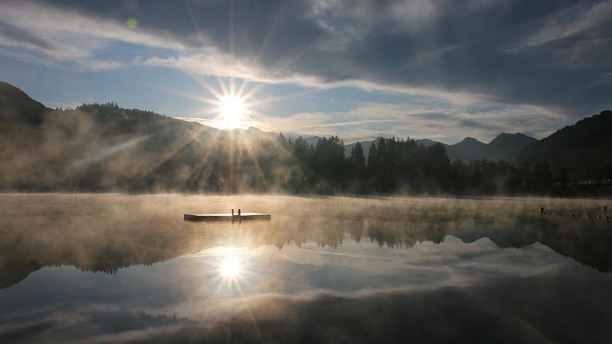 © Alexander Burgschwaiger Schwarzsee bei Kitzbühel: Letzte Nebelschwaden beim Sonnenaufgang. (Alexander Burgschwaiger)