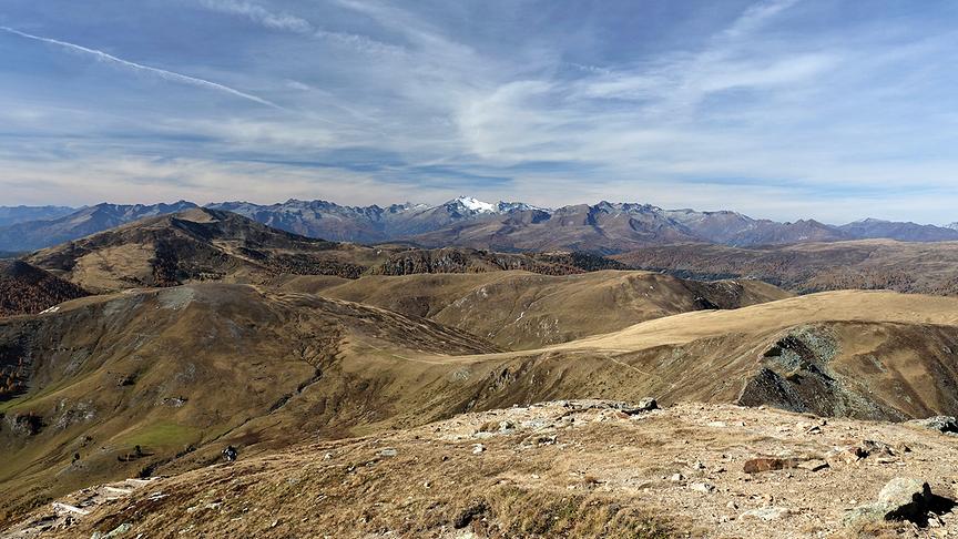 © Werner Zirnig Bei schönstem Wetter am Großen Königstuhl - Blick in die Nockberge und die Hohen Tauern mit der Hochalmspitze. (Werner Zirnig)