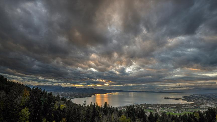 © Manfred Gasser Wolkenstimmung vor dem Regen über dem Bodensee. (Manfred Gasser)