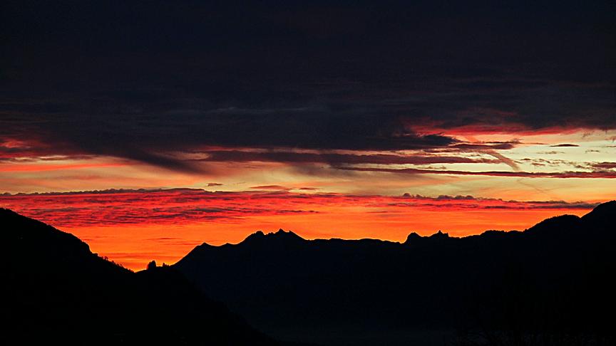 © Anton Weichselbraun Traumhaftes Morgenrot in Mittersill Richtung Zell am See (Hundstein). (Anton Weichselbraun)
