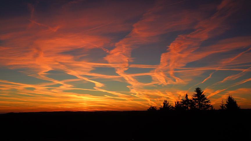 © Josef Obermüller Sonnenaufgang über Bad Traunstein (Waldviertel). (Josef Obermüller)