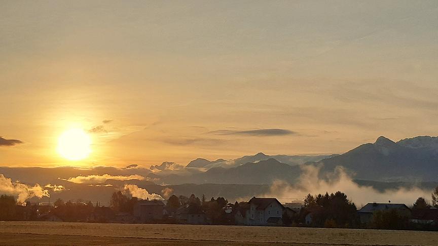 © Franz Hebein Sonnenaufgang aus Richtung Südosten - rechts der Mittagskogel mit Türkenkopf. (Franz Hebein)