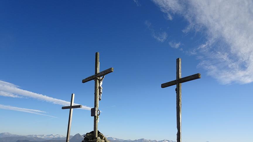 © Inge Lindengrün Ein herrlicher Blick auf die Bergwelt von der Pfarrachhöhe im Pinzgau. (Inge Lindengrün)
