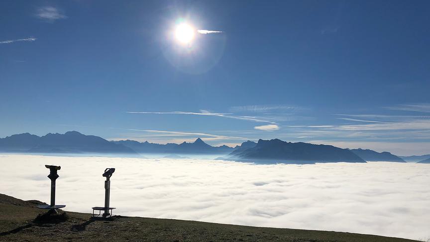 © Johannes Killer Vom Gaisberg Richtung Untersberg. Unter der Wolkendecke liegt die Stadt Salzburg. (Johannes Killer)