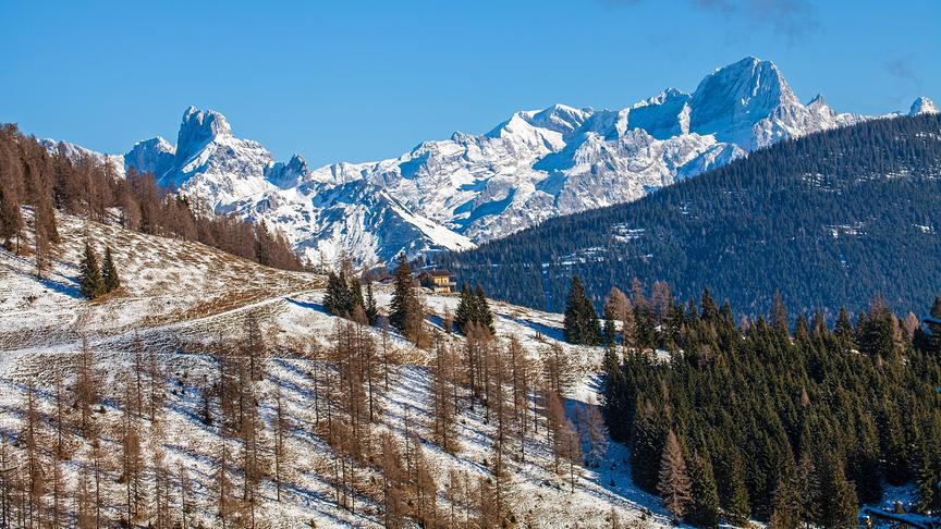 © Christa Kramer Spätherbst auf der Alm in St.Martin am Tennengebirge mit Blick auf die Bischofsmütze und Dachstein. (Christa Kramer)
