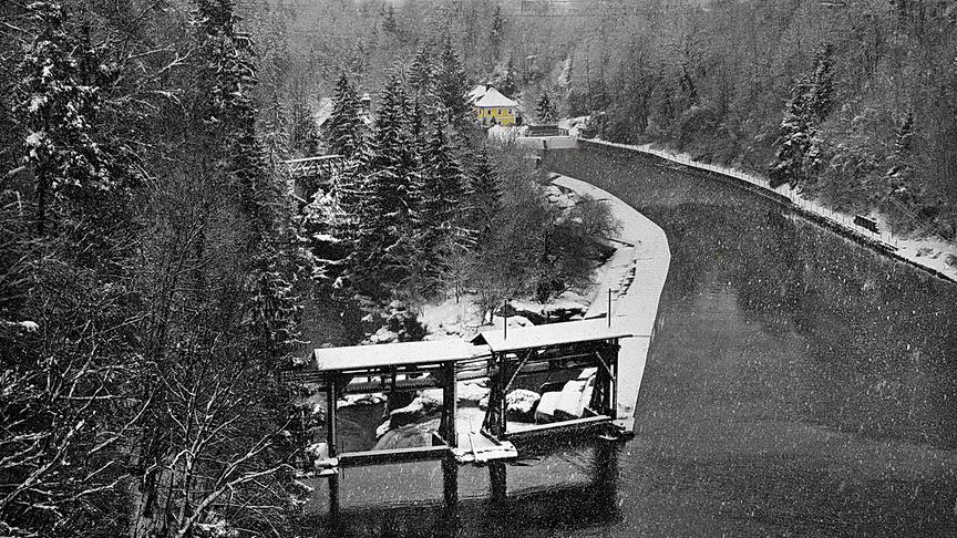 © Peter Grill Erster Schnee am Traunfall. (Peter Grill)