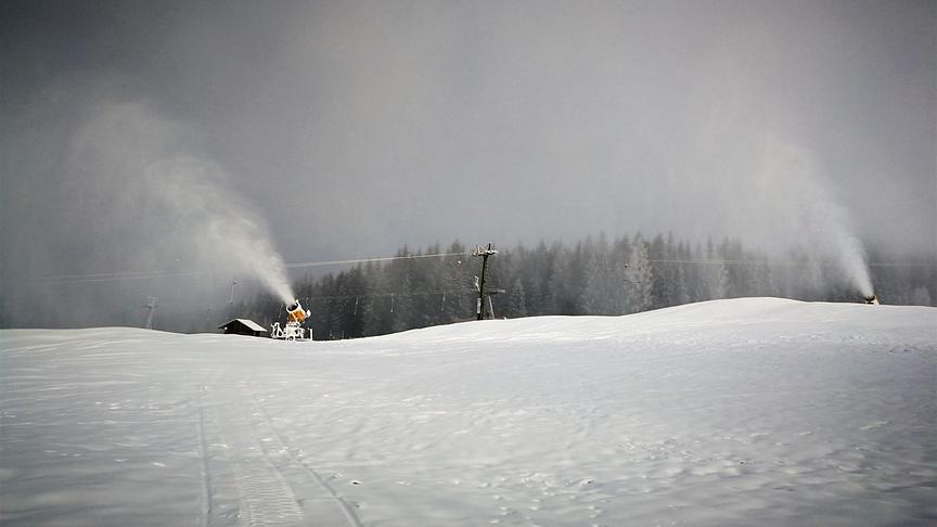 © Roswitha Groinig Die Schneekanonen laufen auf Hochtouren auf der Simonhöhe. (Roswitha Groinig)