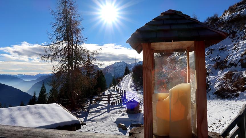 © Caro Guttner Ausblick von der Naturfreundehütte mit besten besinnlichen Wünschen in die kommende Adventszeit. (Caro Guttner)