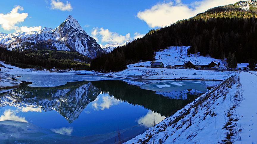 © Evelyn Grießner Schliereralm mit See und Riedingspitz. (Evelyn Grießner)