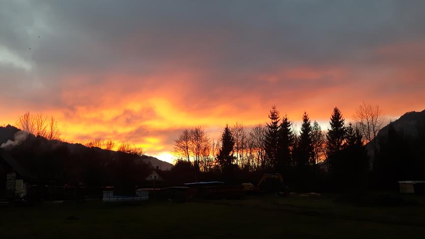 © Rudi Kumerz Abendstimmung in Moos bei Gallizien am 2. Adventsonntag. (Rudi Kumerz)