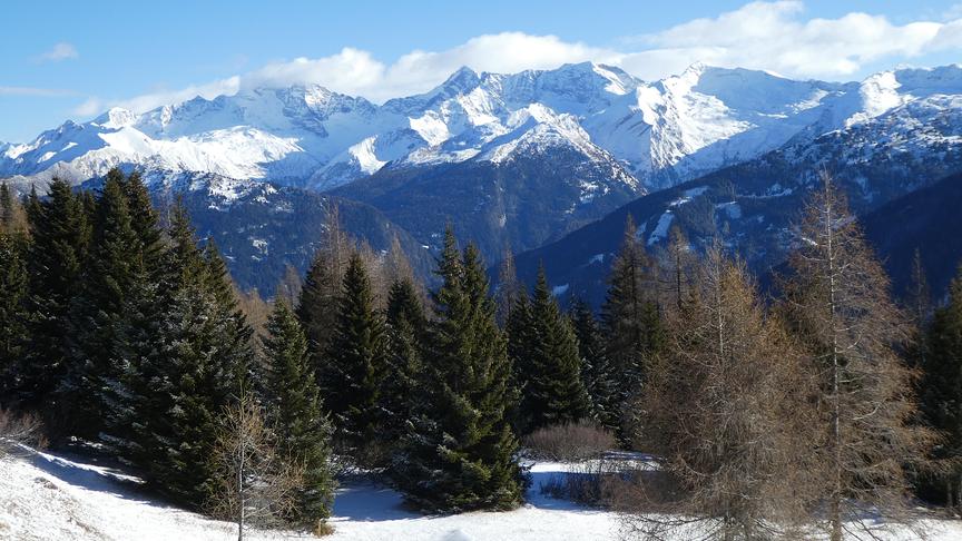 © Ferdinand Mader Der Alpenhauptkamm im Vorwinter (Zillertaler Alpen). (Ferdinand Mader)