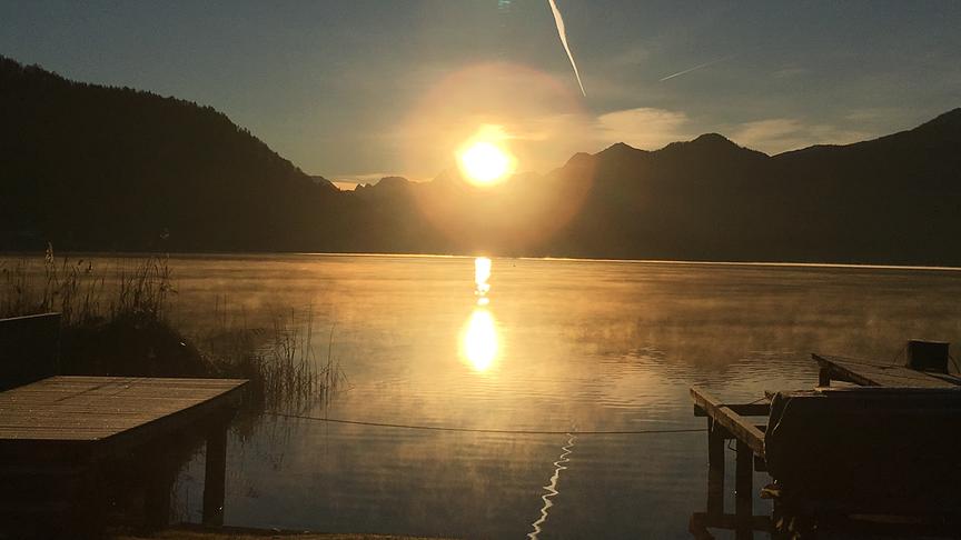 © Barbara Sobe Die aufgehende Sonne über dem Faaker See. (Barbara Sobe)
