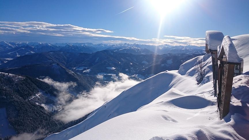© Claudia Salzlechner Blick Richtung Hüttau - beim Skifahren an der Bergstation aufgenommen. (Claudia Salzlechner)