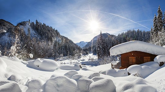 © Christa Kramer Eine Hütte im Schnee. (Christa Kramer)