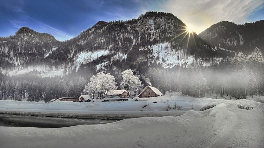 © Peter Grill Ein schöner Wintertag in Gosau mit Sonnenaufgang der Frühling braucht hier noch länger. (Peter Grill)