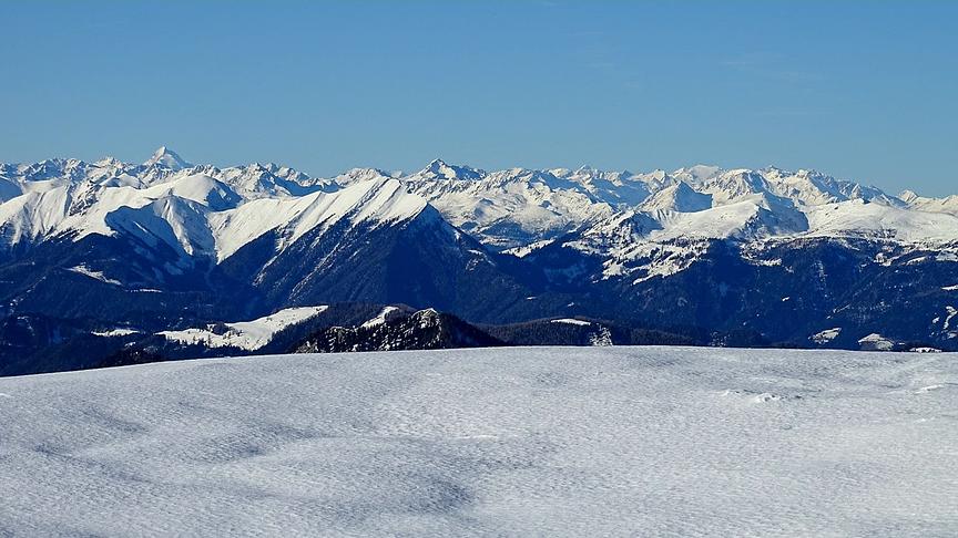 © Ernst und Doris Moser Panoramablick vom Dobratsch auf die Ankogelgruppe. (Ernst und Doris Moser)