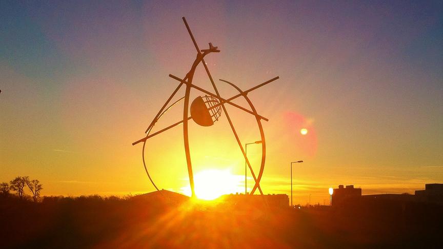 © Inge Lindengrün Sonnenuntergang beim Kreisverkehr Richtung Flughafen Linz-Hörsching. (Inge Lindengrün)