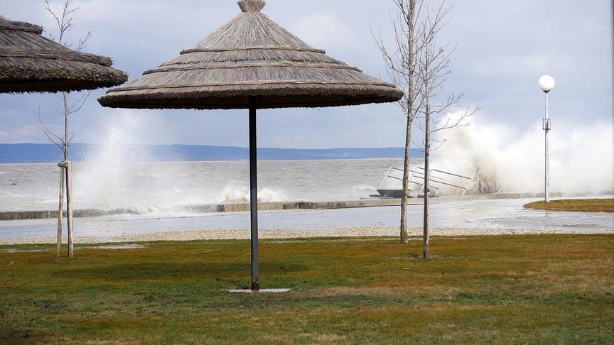 © Franz Rosenberger Sturm am Neusiedlersee/ Illmitz Strandbad. (Franz Rosenberger)