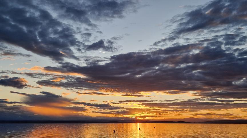 © Tibor Schachenhofer Abendliche Sonne am Neusiedler See bei Podersdorf (Tibor Schachenhofer)