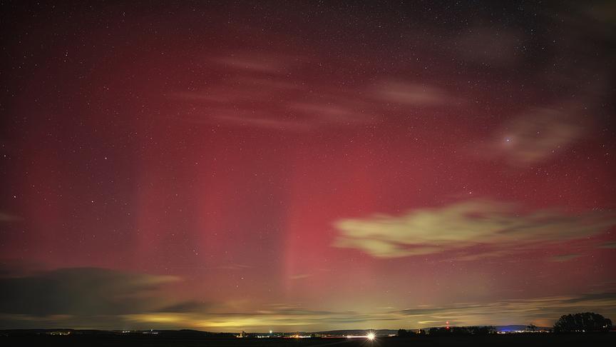 © Reinhard Eiböck Polarlichter über dem Tullnerfeld bei Utzenlaa (Reinhard Eiböck)