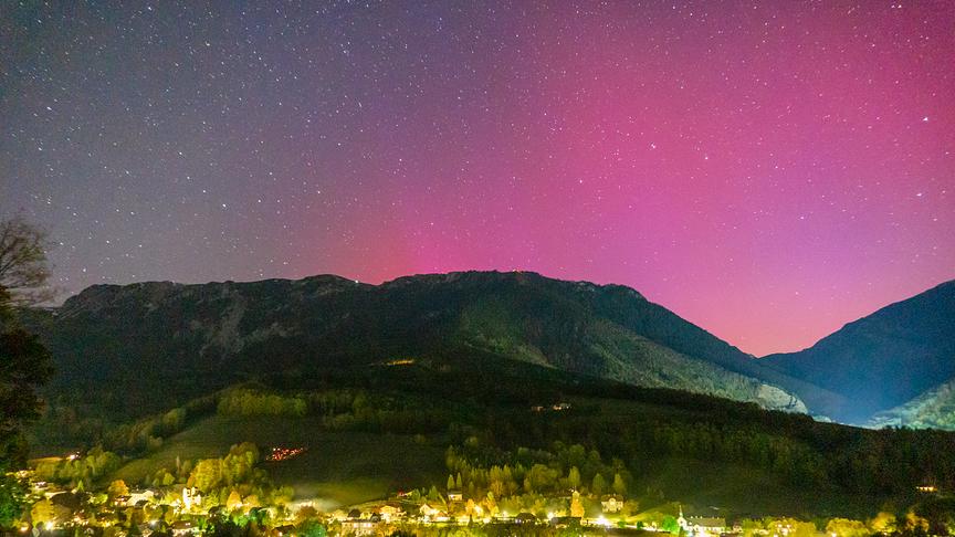 © Mario Hofer Spektakulärer Himmelschauspiel über der Rax zu sehen Polarlichter (Mario Hofer)