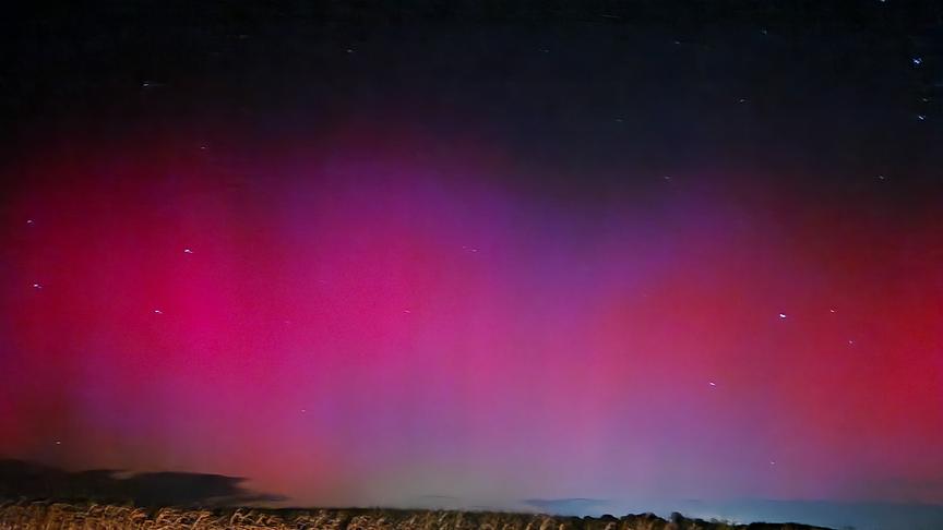 © Barbara Rieder Polarlichter über St. Pölten (aufgenommen im Völtendorf) (Barbara Rieder)