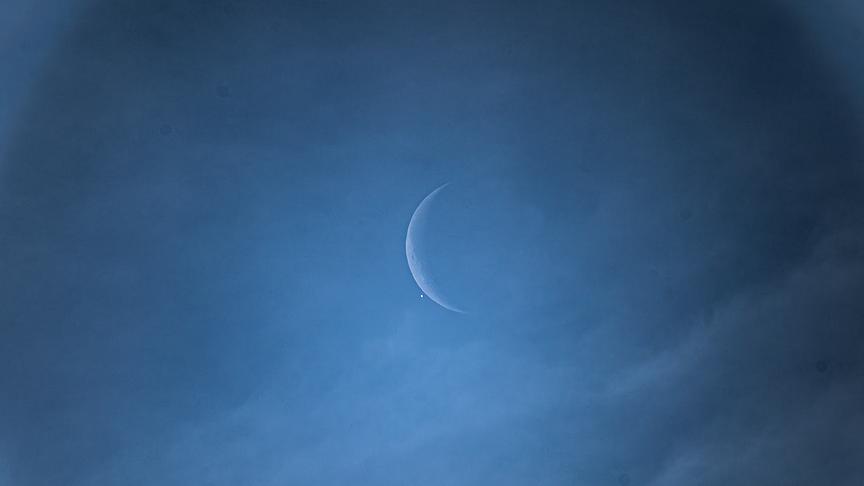 © Dr. Wolfgang R. Wiesinger Der Mond bedeckt den Planeten Venus am Taghimmel (Dr. Wolfgang R. Wiesinger)