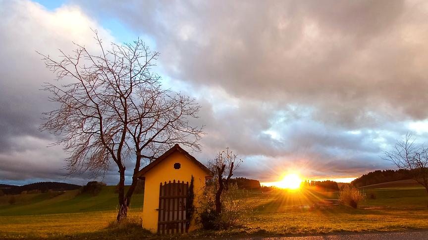 © Sabine Lauß Ein stürmischer Tag neigt sich dem Ende zu, von Wind, Wolken, Sonne bis Regen war alles dabei! (Sabine Lauß)
