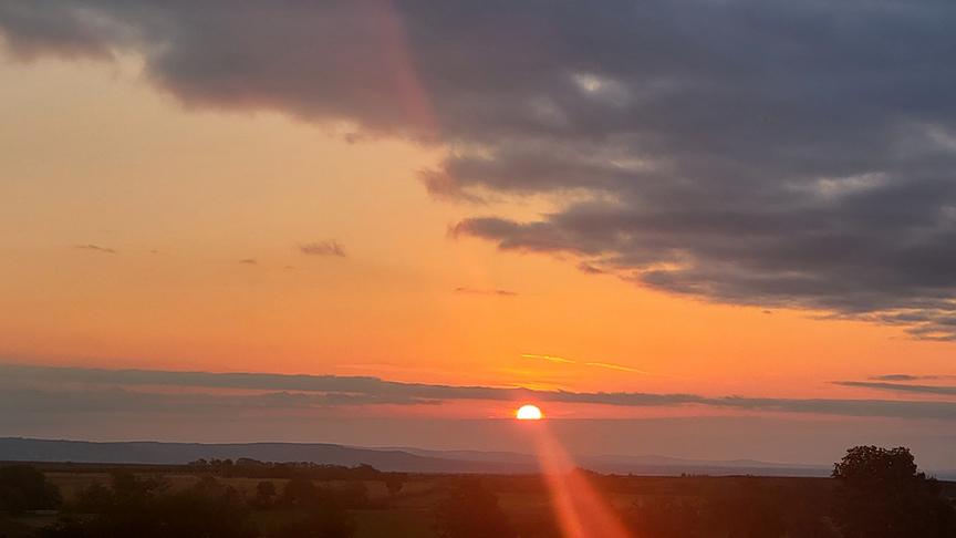 © Kurt Fischhuber Sonnenaufgang in Dross mit Blickrichtung Langenlois (Kurt Fischhuber)