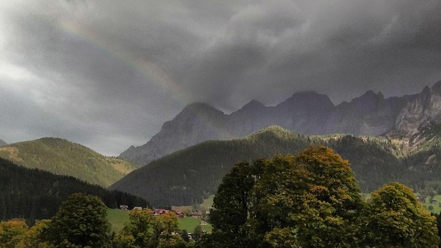 © Lydia Feldkirchner Ein Regenbogen beim Dachstein (Lydia Feldkirchner)