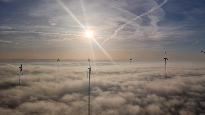 © Dominik Uhl Nebelsuppe im Bodennähe, aus Sicht eines Windenergietechnikers. (Dominik Uhl)