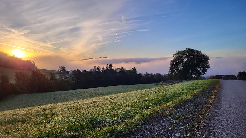 © Ines Rauter Sonnenaufgang über St. Veit von Frauenstein aus (Ines Rauter)
